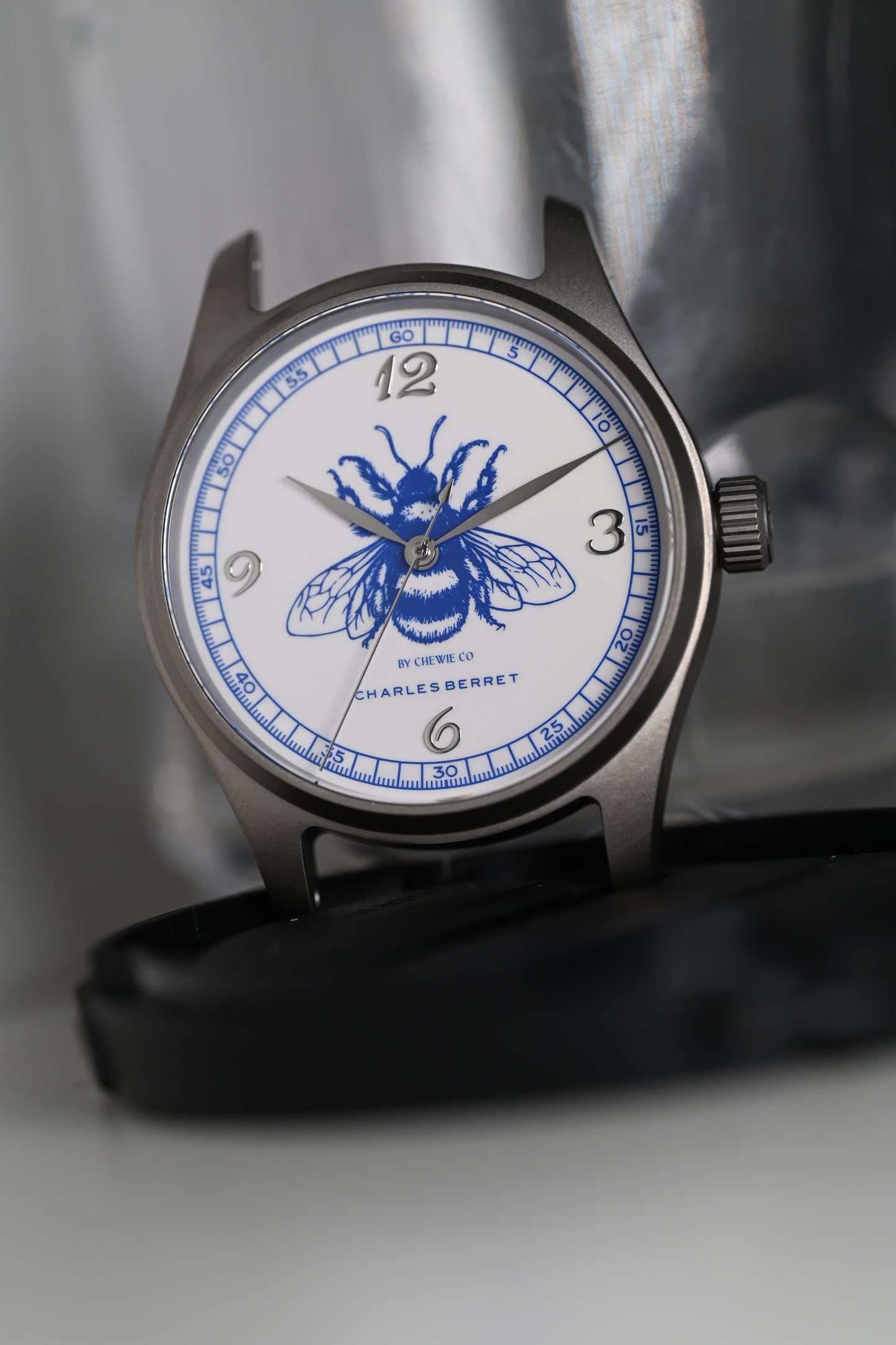 BUMBLE BEE porcelain (Coming Soon)